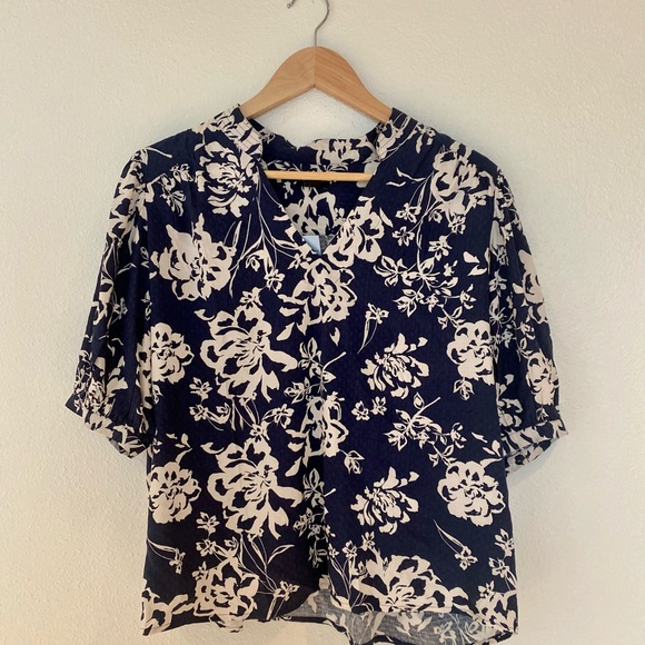 Ann Taylor Factory Navy Floral V Neck Flowy Blouse Top XL EUC - Picture 1 of 8